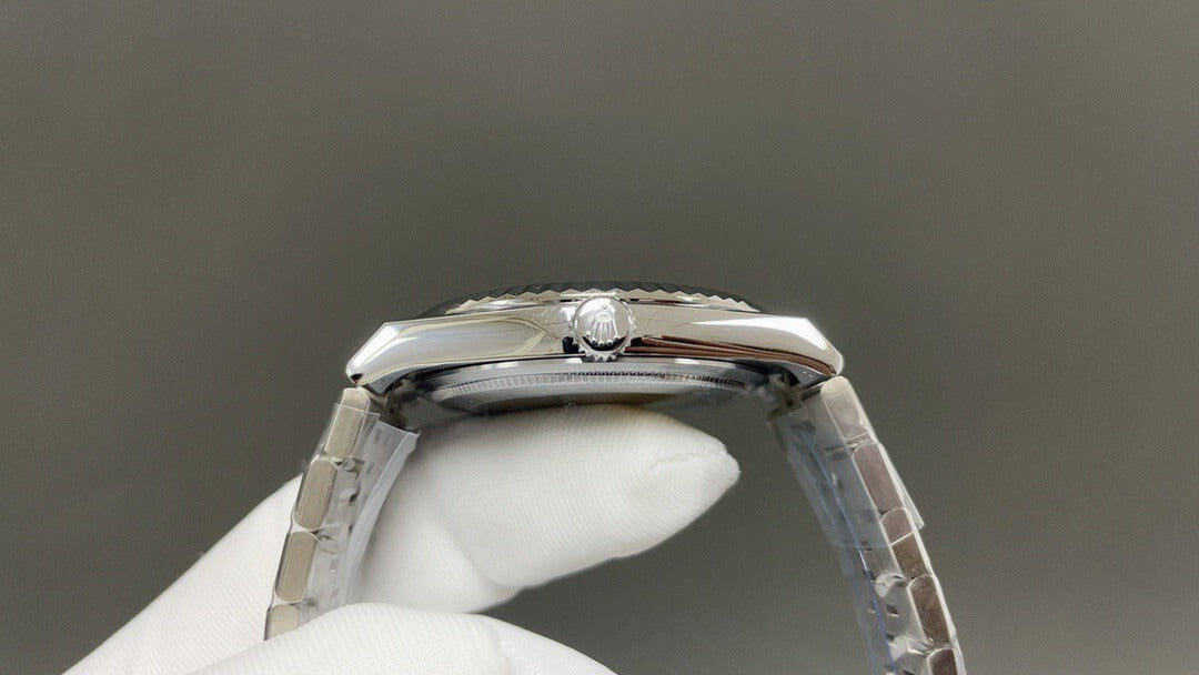 Rolex Land-Dweller