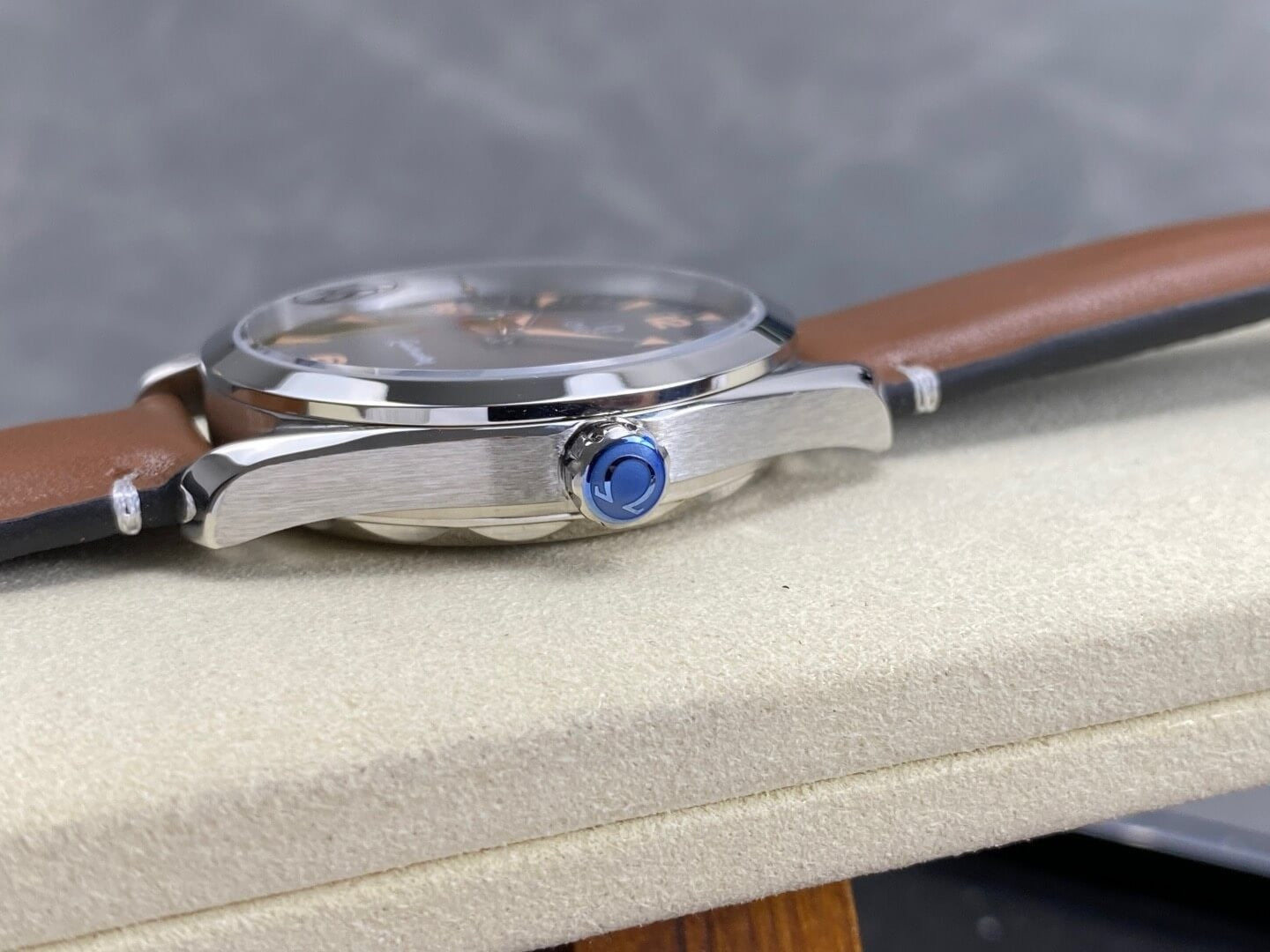 Omega De Ville