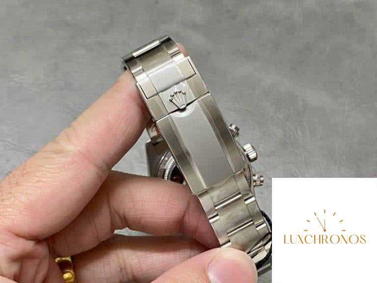 New work: Artisans de Gen è ve (ADG) creates a brand new Daytona hollow (shimmering in the darkness) 4130