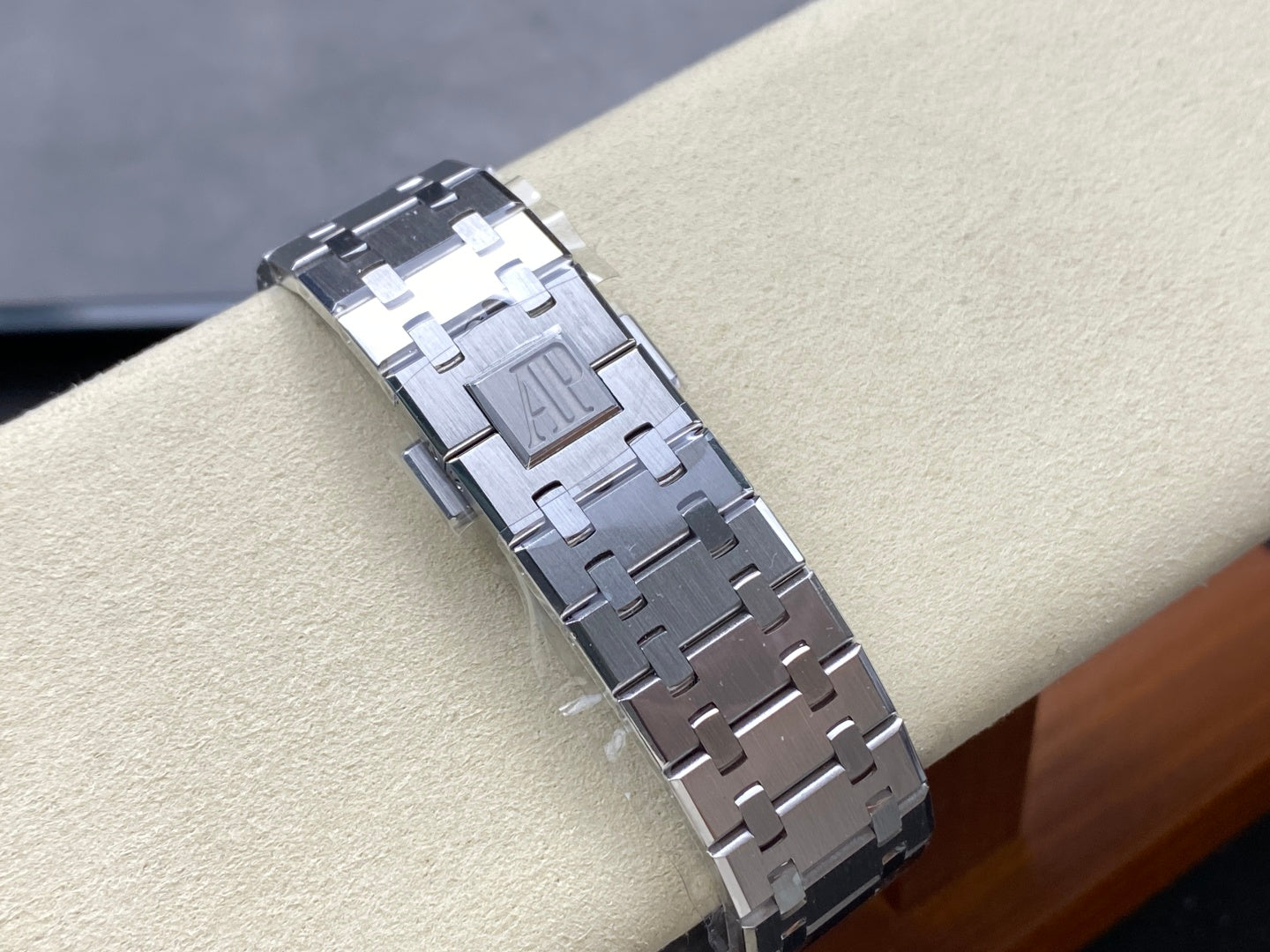 APS factory Audemars Piguet 26240 4401 integrated timing movement 41mm
