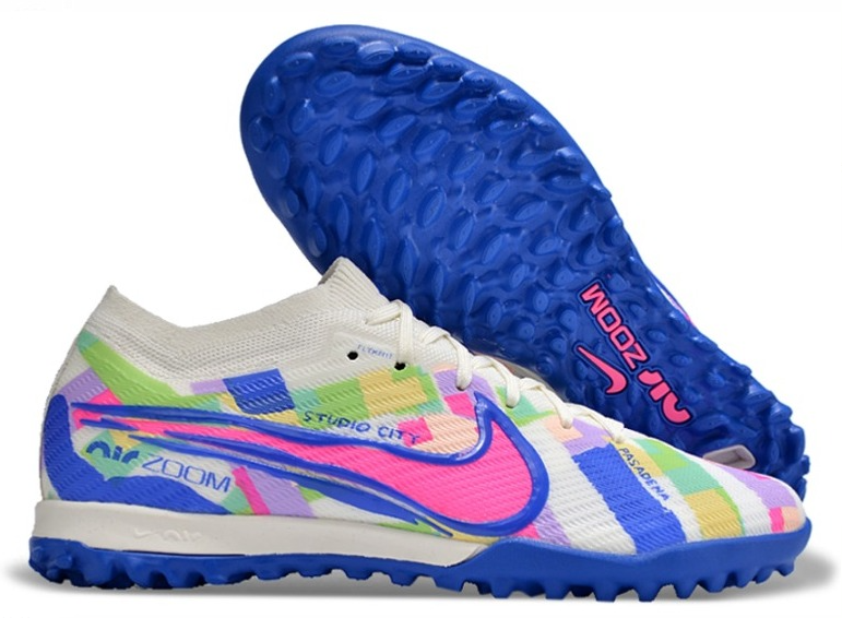 Limited time offer: Football boots on sale