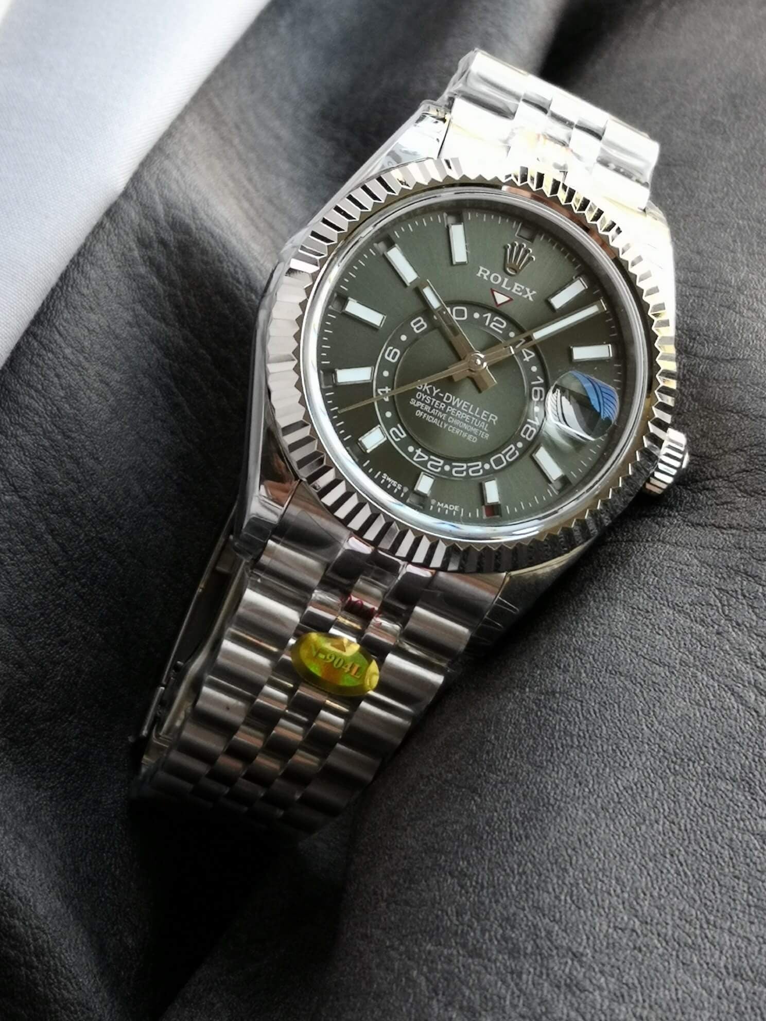 Rolex  Sky-dweller