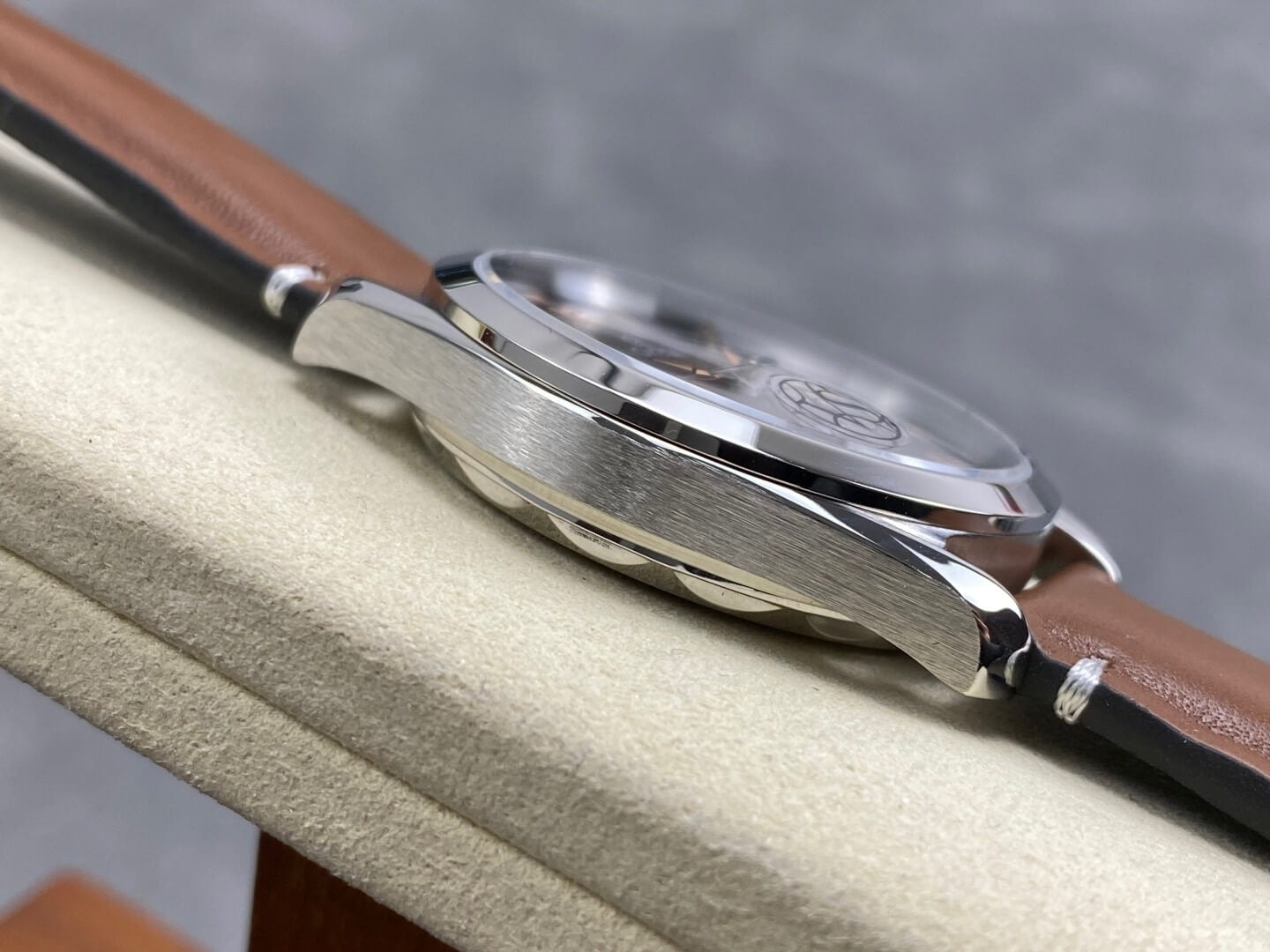 Omega De Ville