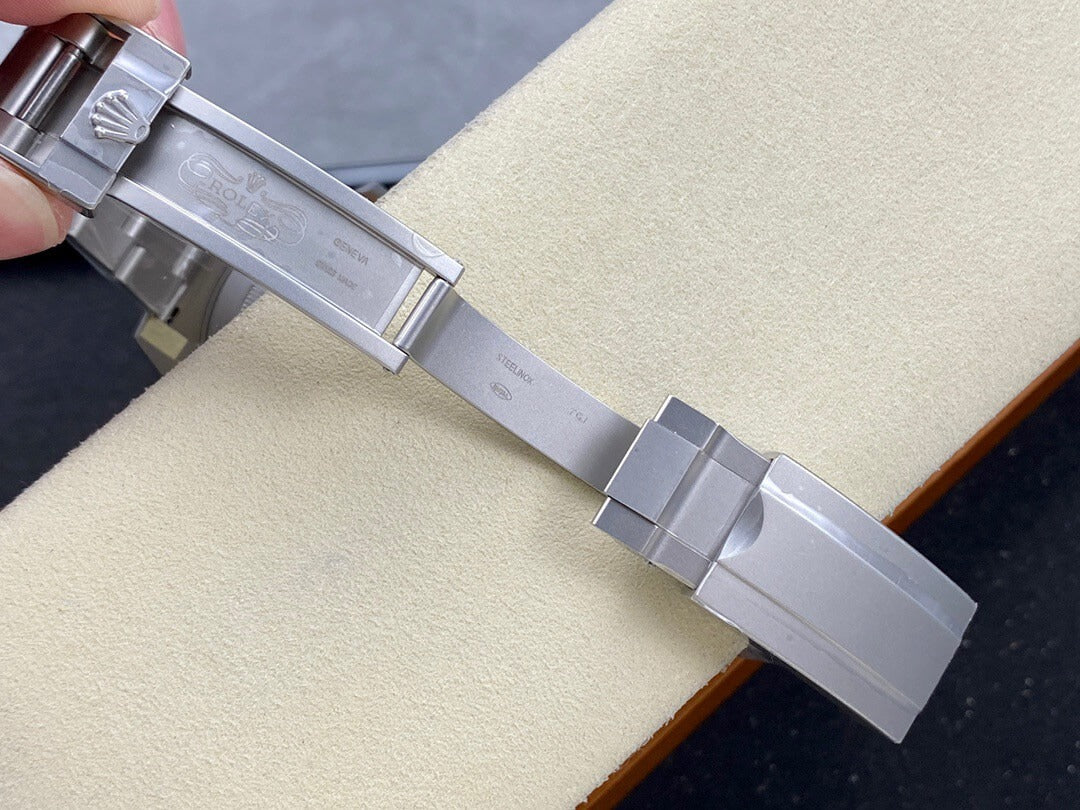 Rolex  Submariner