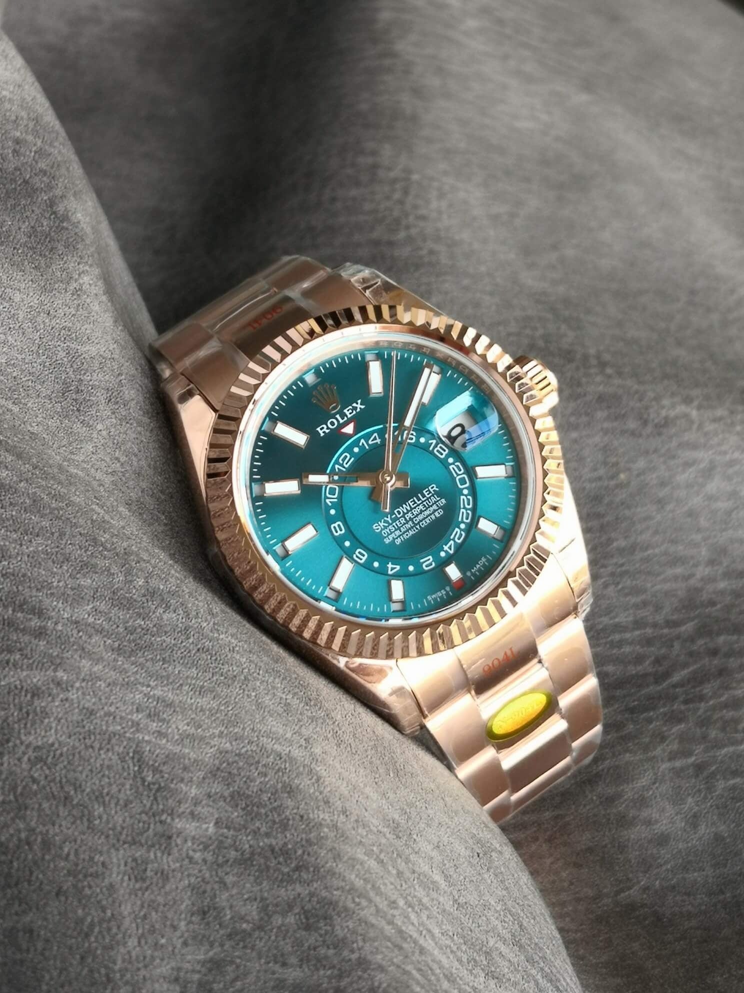 Rolex  Sky-dweller
