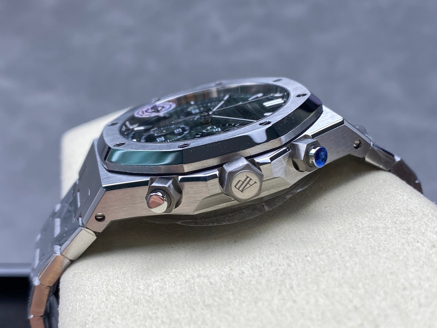 APS factory Audemars Piguet 26240 4401 integrated timing movement 41mm