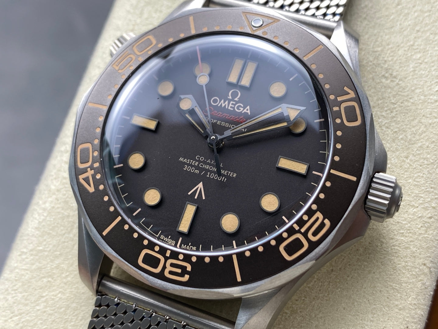 VS factory year-end blockbuster! V3 version Omega has no time to die titanium 007 upgraded with a brand new titanium mesh belt weighing only 37.3 grams
